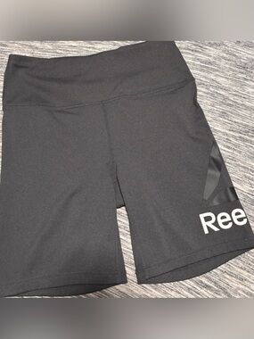 Reebok Women’s Grey Athletic Bike Shorts with Logo